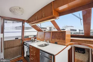 650 Wharf St SW, Washington, DC 20024 - Photo 3