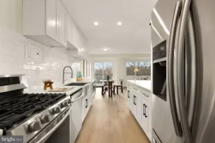 4201 Cathedral Ave NW, Washington, DC 20016 - Photo 27