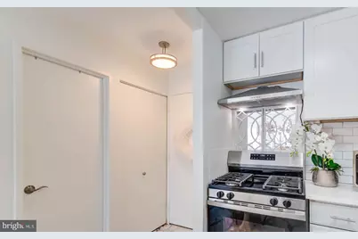 700 7th Street SW #313, Washington, DC 20024 - Photo 5