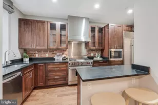 215 I St NE, Washington, DC 20002 - Photo 17