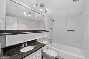 240 M St SW, Washington, DC 20024 - Photo 13