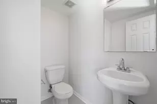 329 Rhode Island Ave NE, Washington, DC 20002 - Photo 13