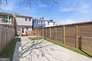 1739 Independence Ave SE, Washington, DC 20003 - Photo 33