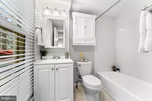 1124 25th St NW, Washington, DC 20037 - Photo 21