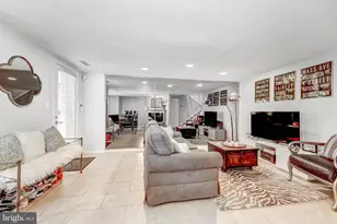 1124 25th St NW, Washington, DC 20037 - Photo 9