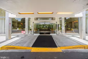 4201 Cathedral Ave NW, Washington, DC 20016 - Photo 21