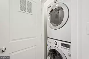 1022 3rd Pl SE, Washington, DC 20003 - Photo 17