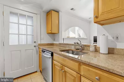 226 5th Street SE #102, Washington, DC 20003 - Photo 13