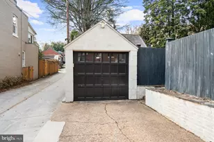 1698 32nd St NW, Washington, DC 20007 - Photo 29