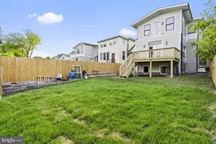 2715 17th St NE, Washington, DC 20018 - Photo 37