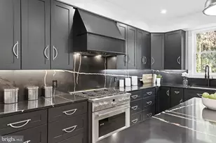 5047 MacArthur Blvd NW, Washington, DC 20016 - Photo 21