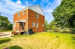 408 44th St NE, Washington, DC 20019 - Photo 9