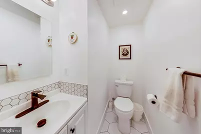 213 Hawaii Avenue NE #1, Washington, DC 20011 - Photo 9