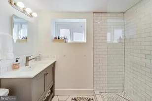 213 Hawaii Ave NE, Washington, DC 20011 - Photo 13