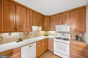 3001 Veazey Terrace NW, Washington, DC 20008 - Photo 7