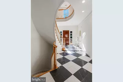 4709 Foxhall Crescent NW, Washington, DC 20007 - Photo 5