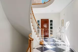 4709 Foxhall Cres NW, Washington, DC 20007 - Photo 5