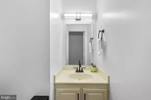 842 Hr Dr SE, Washington, DC 20032 - Photo 15