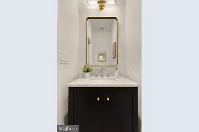 25 T Street NW, Washington, DC 20001 - Photo 17