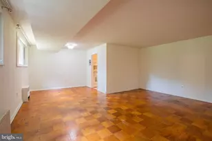 2400 41st St NW, Washington, DC 20007 - Photo 9