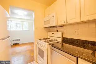 2400 41st St NW, Washington, DC 20007 - Photo 13