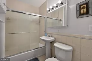 1860 Clydesdale Pl NW, Washington, DC 20009 - Photo 25