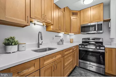 1801 Clydesdale Place NW #510, Washington, DC 20009 - Photo 5