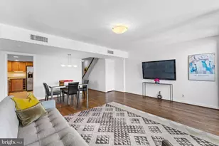 1099 22nd Street NW, Washington, DC 20037 - Photo 5