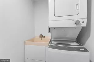 1099 22nd Street NW, Washington, DC 20037 - Photo 17