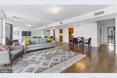 1099 22nd Street NW #807, Washington, DC 20037 - Photo 3