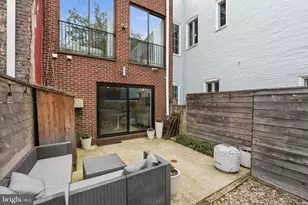 822 Constitution Ave NE, Washington, DC 20002 - Photo 27