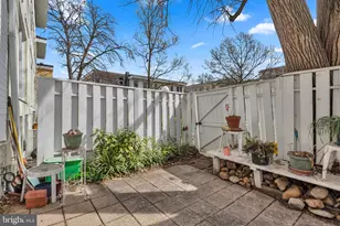 164 G St SW, Washington, DC 20024 - Photo 37