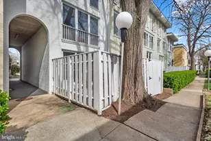 164 G St SW, Washington, DC 20024 - Photo 37