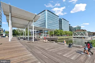 164 G St SW, Washington, DC 20024 - Photo 55