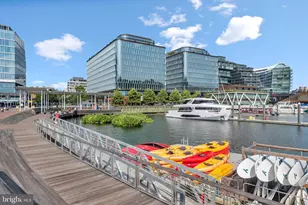 164 G St SW, Washington, DC 20024 - Photo 55