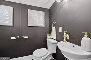 16 Q St NE, Washington, DC 20002 - Photo 9