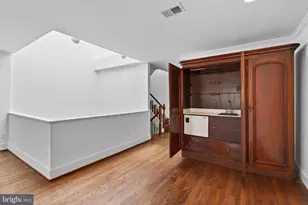306 9th St SE, Washington, DC 20003 - Photo 17
