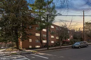 2400 41st St NW, Washington, DC 20007 - Photo 29