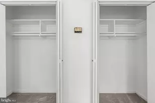 2400 41st St NW, Washington, DC 20007 - Photo 23