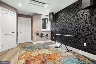 909 C St NE, Washington, DC 20002 - Photo 33