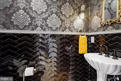 909 C Street NE, Washington, DC 20002 - Photo 17