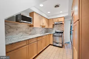 2134 R St NW, Washington, DC 20008 - Photo 31