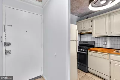 1330 New Hampshire Avenue NW #907, Washington, DC 20036 - Photo 9