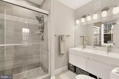 729 Roxboro Place NW, Washington, DC 20011 - Photo 11