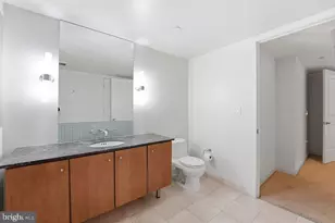 1025 1st St SE, Washington, DC 20003 - Photo 15