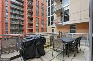 1025 1st St SE, Washington, DC 20003 - Photo 23