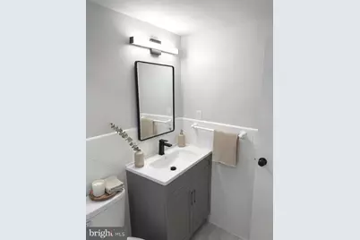 2710 Macomb Street NW #204, Washington, DC 20008 - Photo 11