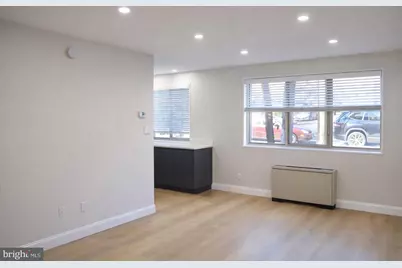 2710 Macomb Street NW #204, Washington, DC 20008 - Photo 5