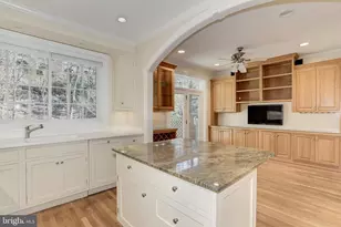 3911 Ivy Terrace Ct NW, Washington, DC 20007 - Photo 9