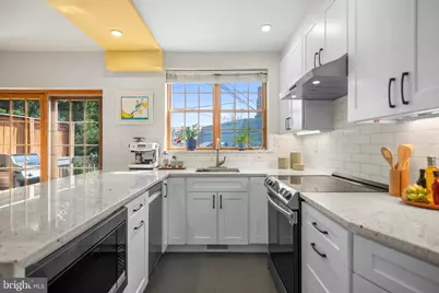 4454 Greenwich Parkway NW, Washington, DC 20007 - Photo 9